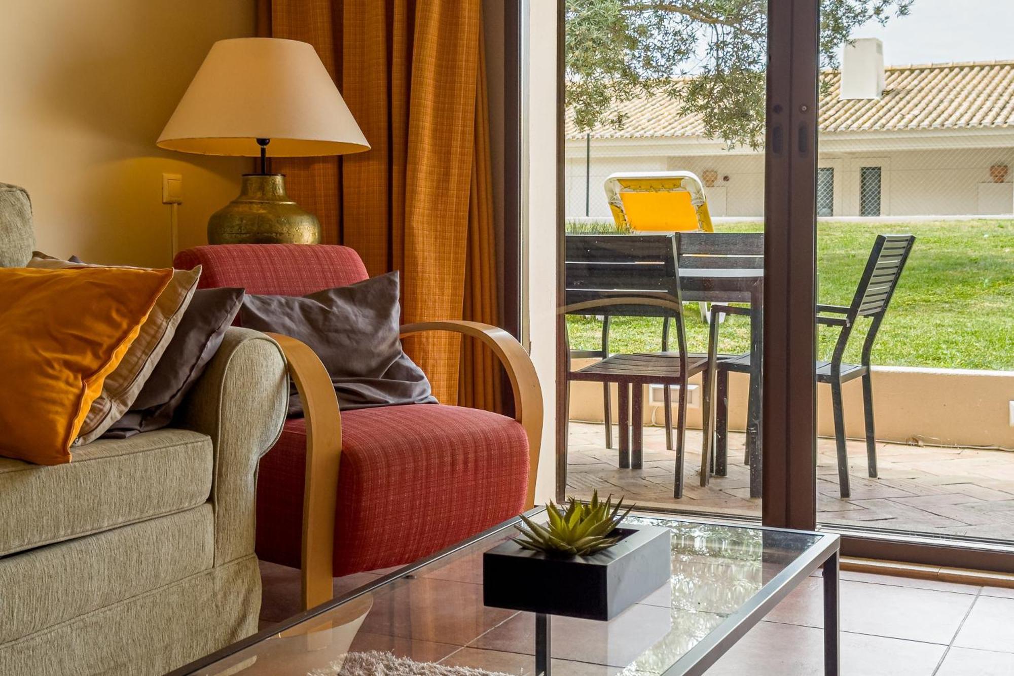 Apartment With 2 Bedrooms, 2M To The Beach Armação de Pêra Exteriör bild