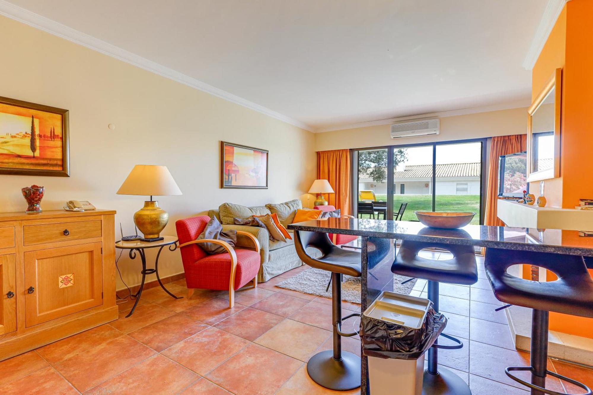Apartment With 2 Bedrooms, 2M To The Beach Armação de Pêra Exteriör bild