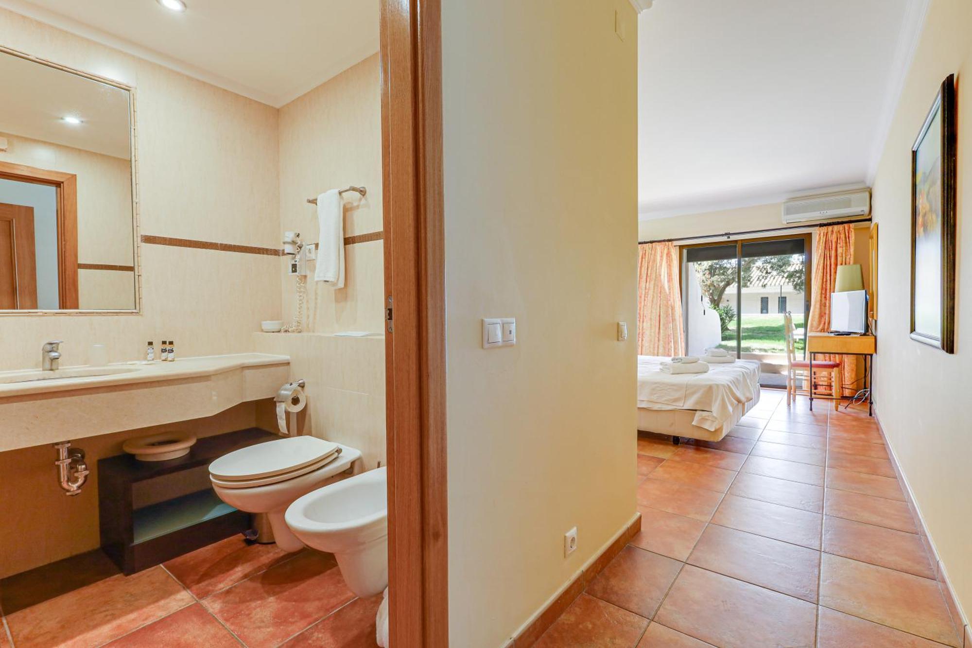 Apartment With 2 Bedrooms, 2M To The Beach Armação de Pêra Exteriör bild