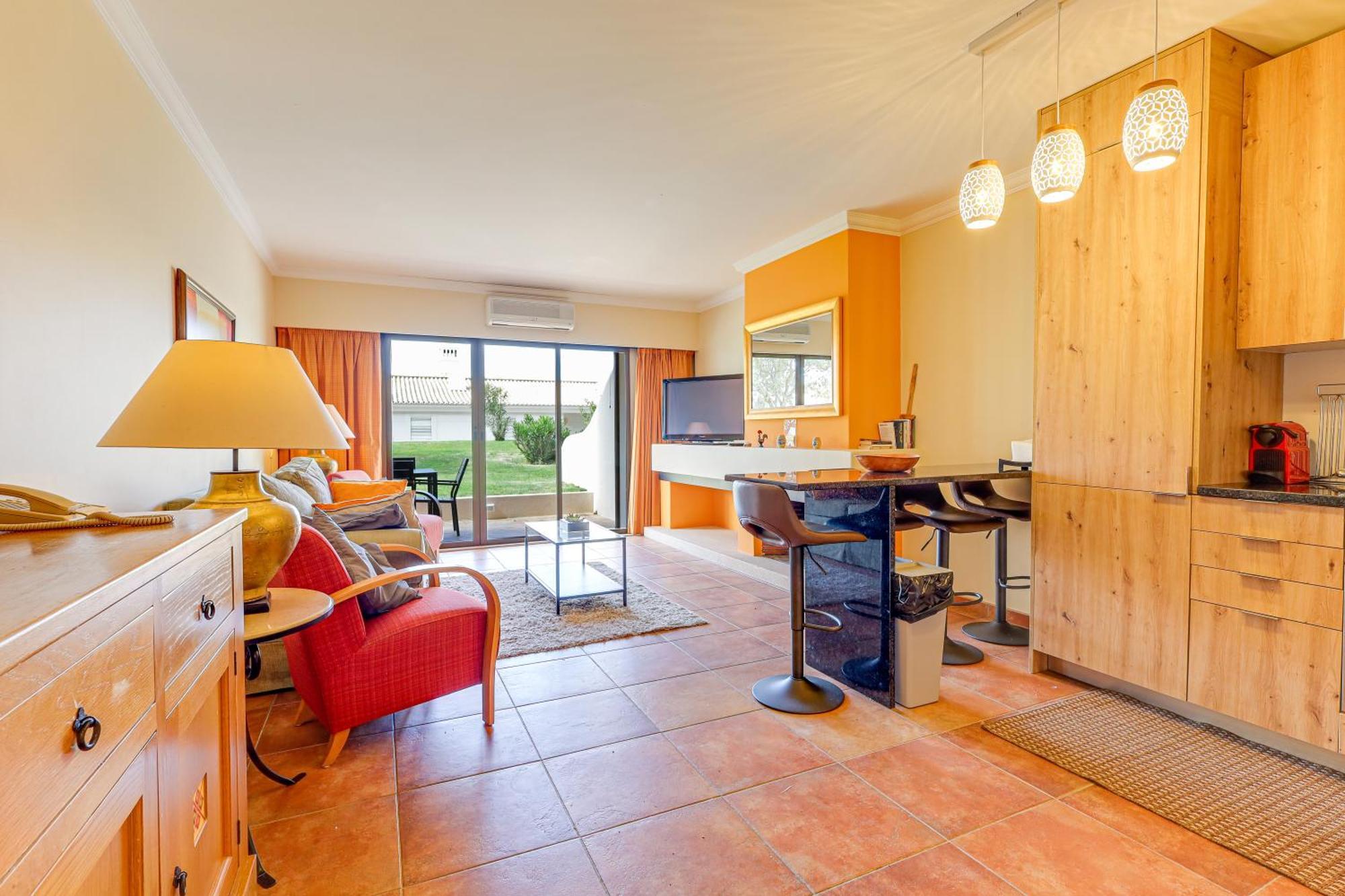 Apartment With 2 Bedrooms, 2M To The Beach Armação de Pêra Exteriör bild