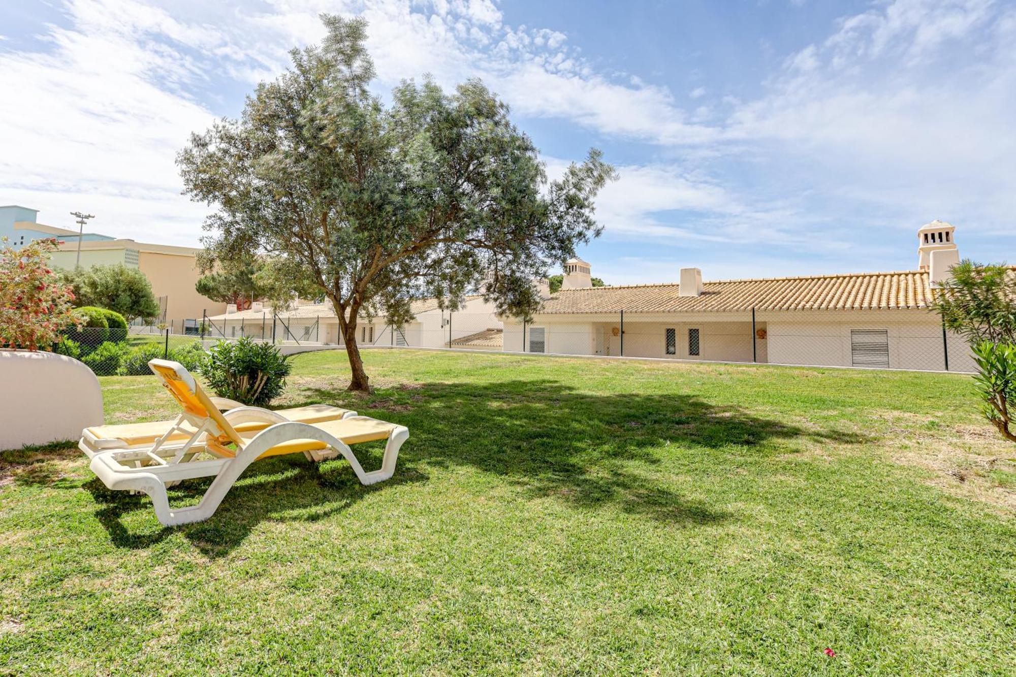 Apartment With 2 Bedrooms, 2M To The Beach Armação de Pêra Exteriör bild