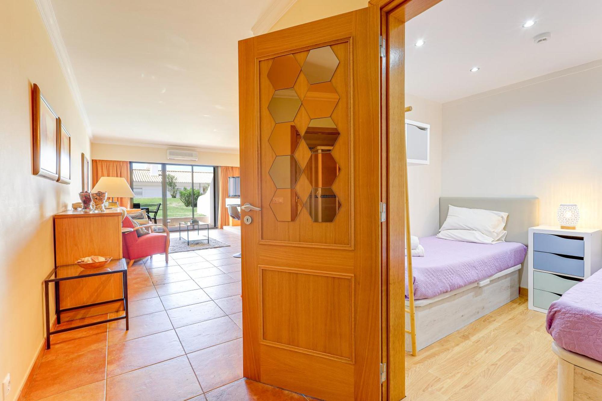 Apartment With 2 Bedrooms, 2M To The Beach Armação de Pêra Exteriör bild