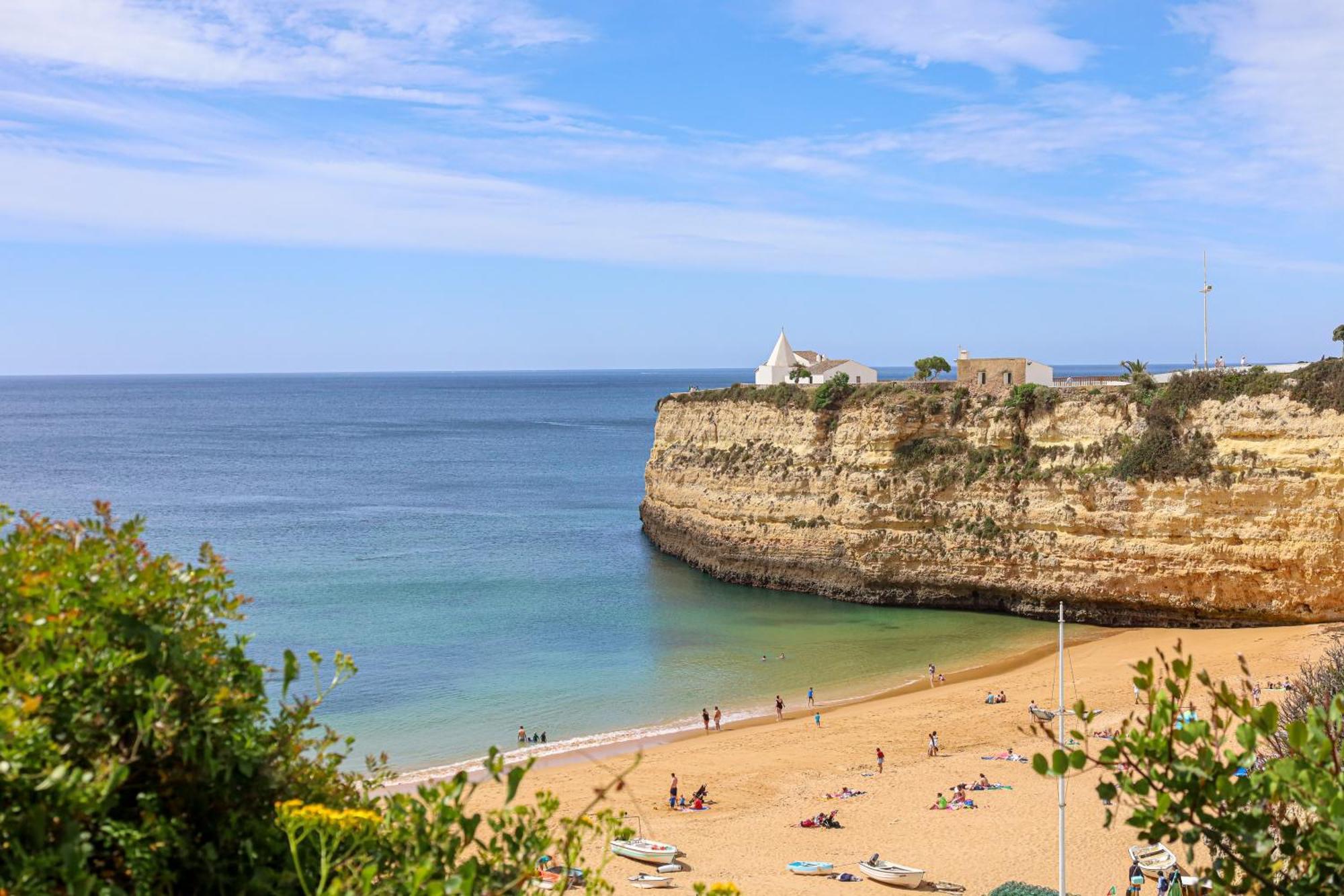 Apartment With 2 Bedrooms, 2M To The Beach Armação de Pêra Exteriör bild