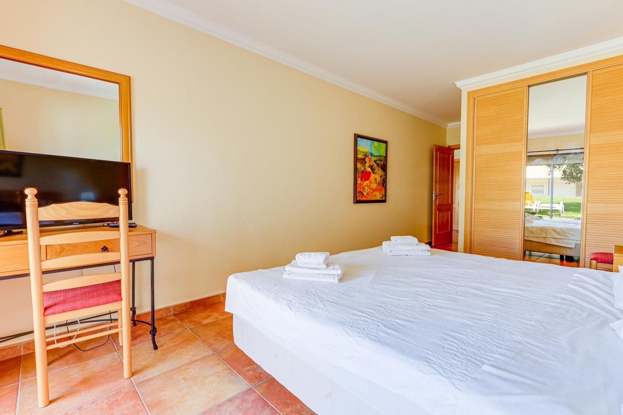 Apartment With 2 Bedrooms, 2M To The Beach Armação de Pêra Exteriör bild