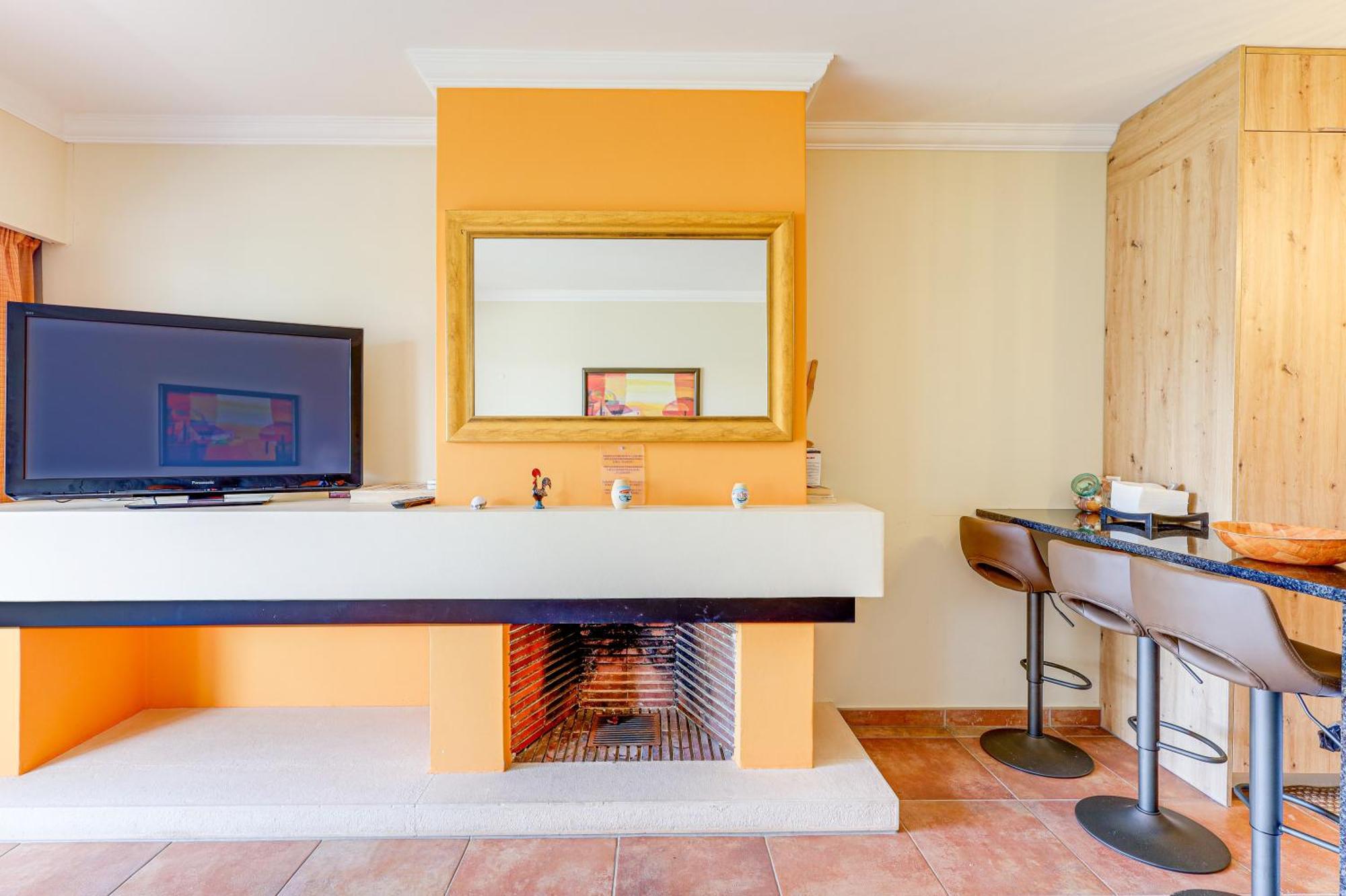 Apartment With 2 Bedrooms, 2M To The Beach Armação de Pêra Exteriör bild