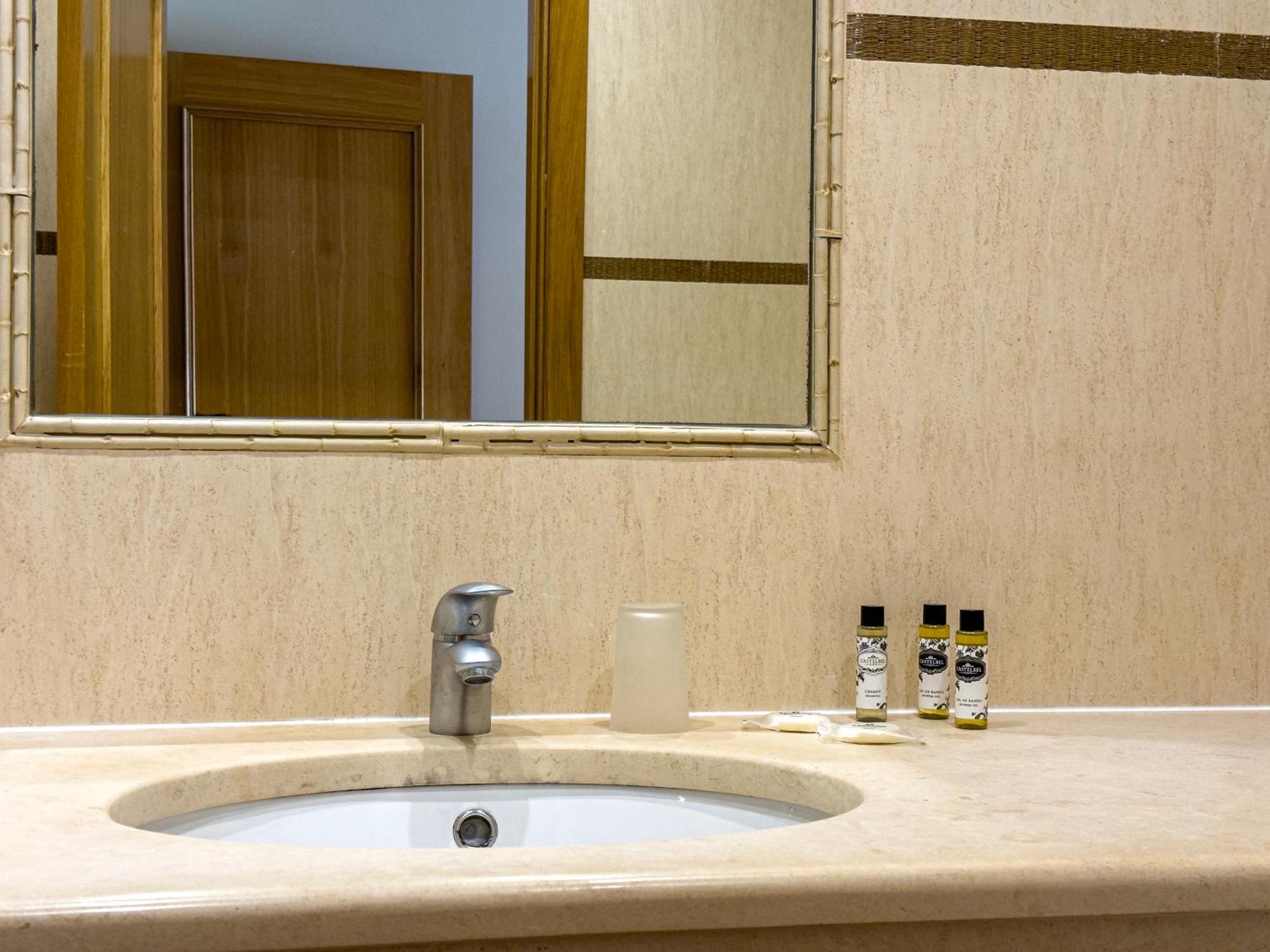 Apartment With 2 Bedrooms, 2M To The Beach Armação de Pêra Exteriör bild